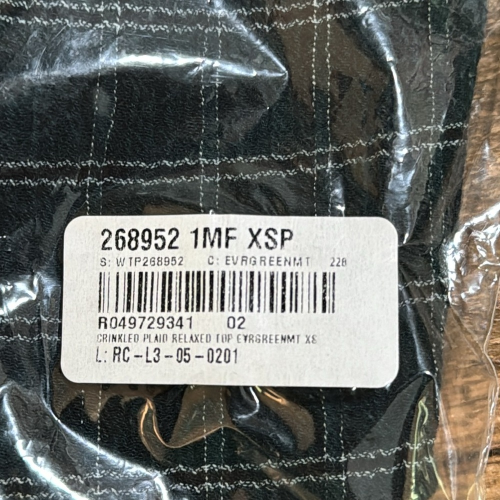 J.Jill Crinkled Plaid Relaxed Top Evergreen Size XSP NWT - Picture 10 of 10